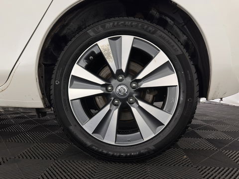 Nissan Leaf Tekna 24 kWh Aut. *LUXURY-LEATHER | FULL-LED | BOSE-SURROUND | TOP-VIEW | KEYLESS | NAVI-FULLMAP | ECC | HEATED-COMFORTSEATS | CAMERA | DIGI-COCKPIT | PRIVACY-GLASS | 17"ALU*