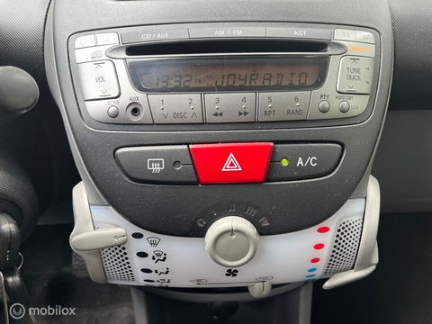 Peugeot 107 1.0-12V Black & Silver - AIRCO - 5D - APK 09/26