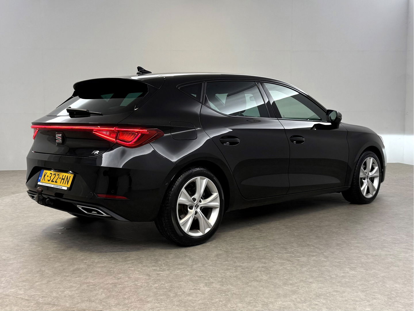 SEAT Leon 1.5 eTSI FR 150PK | Virtual | Camera | Sfeer | Adap. Cruise | Stoel/Stuurverw. | Trekh. | Carplay | Keyless | NAP