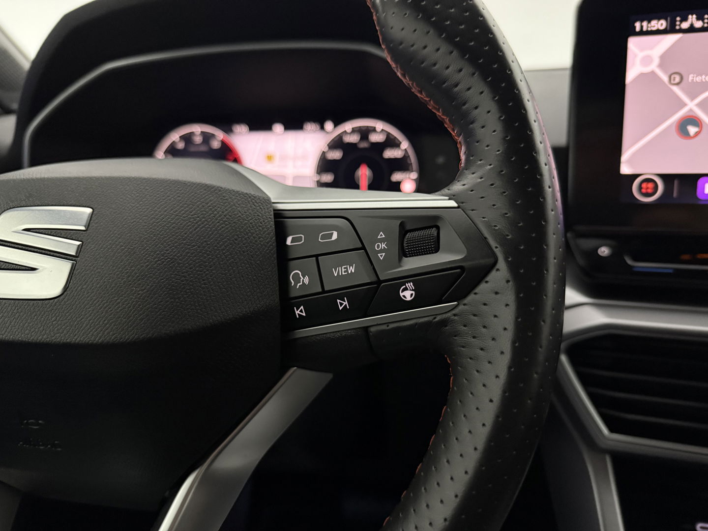 SEAT Leon 1.5 eTSI FR 150PK | Virtual | Camera | Sfeer | Adap. Cruise | Stoel/Stuurverw. | Trekh. | Carplay | Keyless | NAP