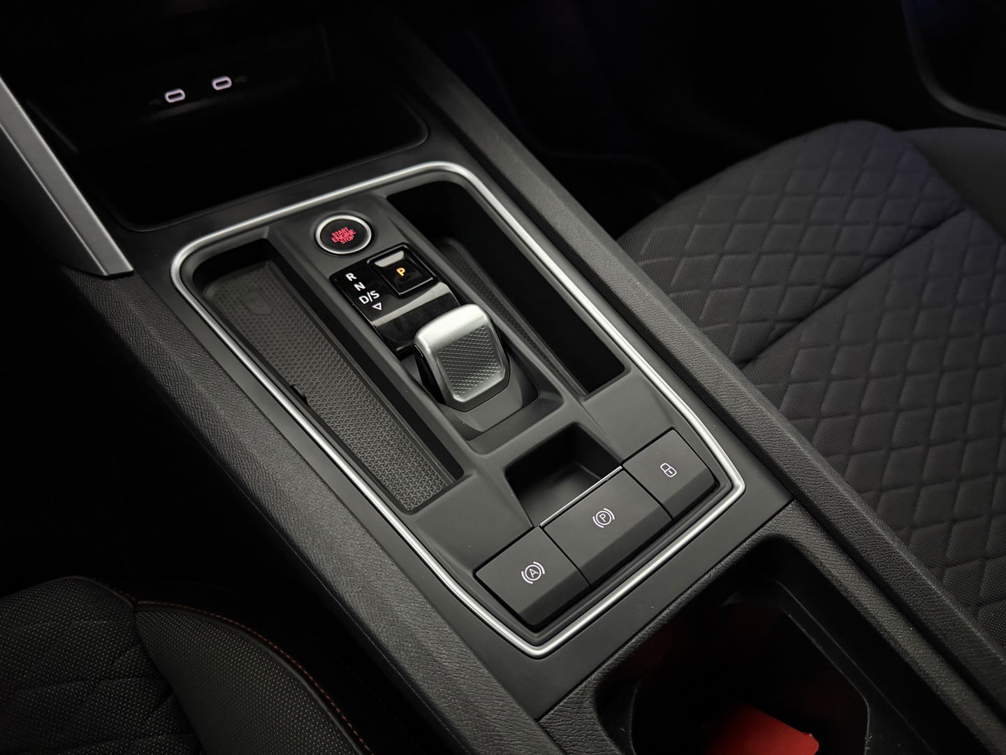 SEAT Leon 1.5 eTSI FR 150PK | Virtual | Camera | Sfeer | Adap. Cruise | Stoel/Stuurverw. | Trekh. | Carplay | Keyless | NAP