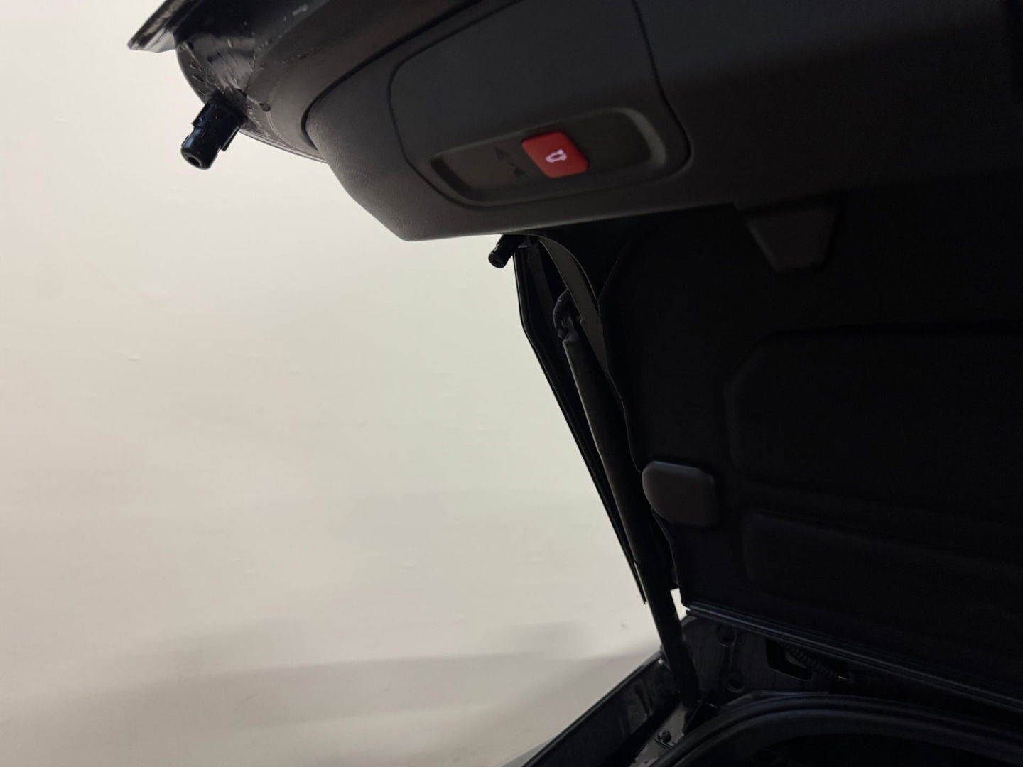 Peugeot 408 1.2 PureTech GT 130 EAT8 KEYLESS CARPLAY