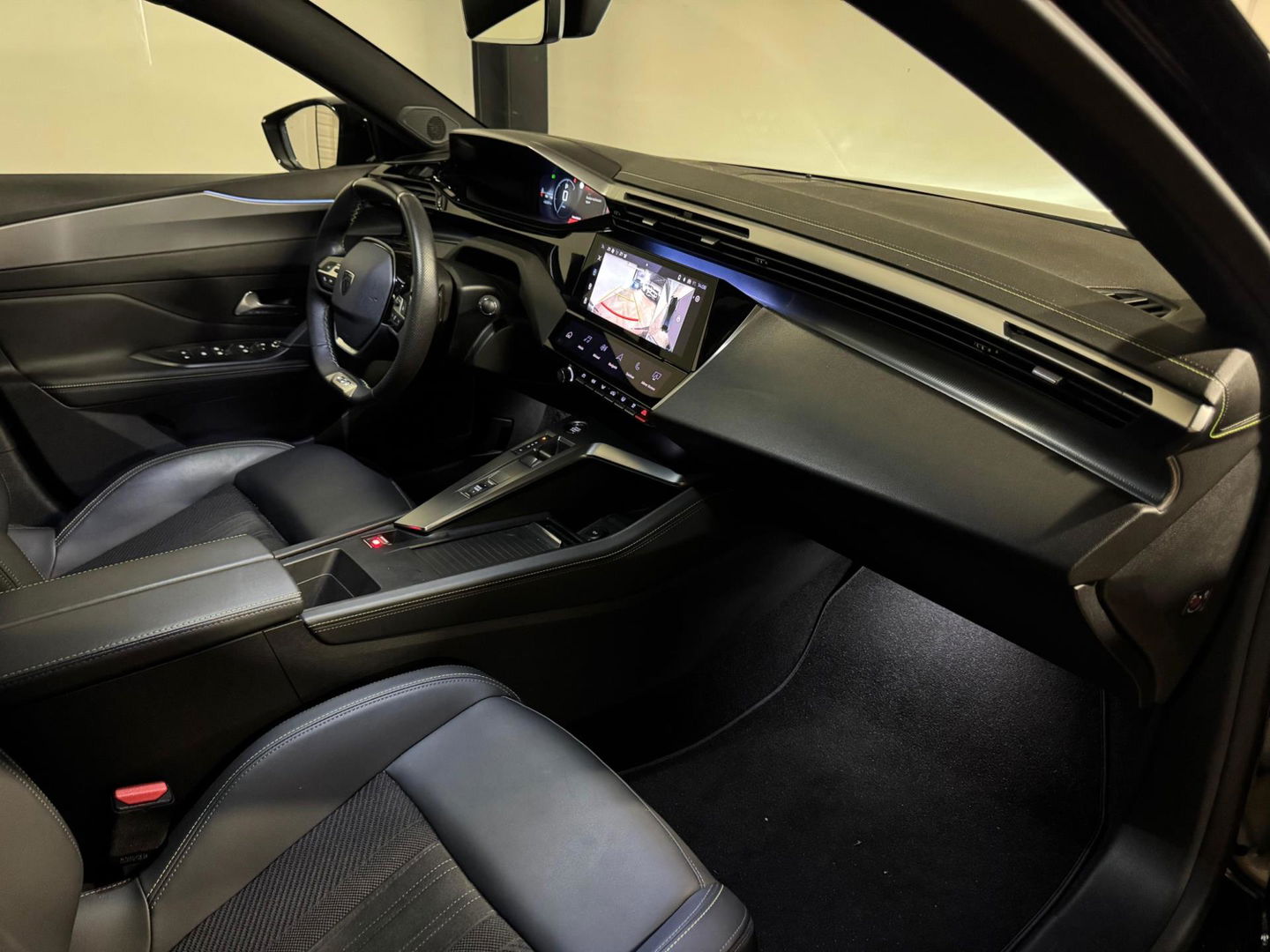 Peugeot 408 1.2 PureTech GT 130 EAT8 KEYLESS CARPLAY