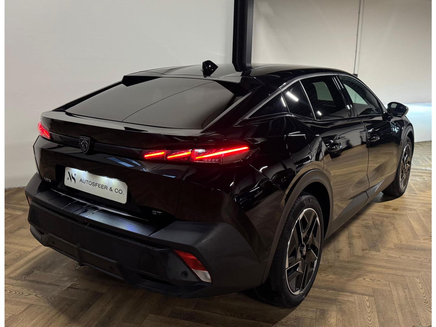 Peugeot 408 1.2 PureTech GT 130 EAT8 KEYLESS CARPLAY