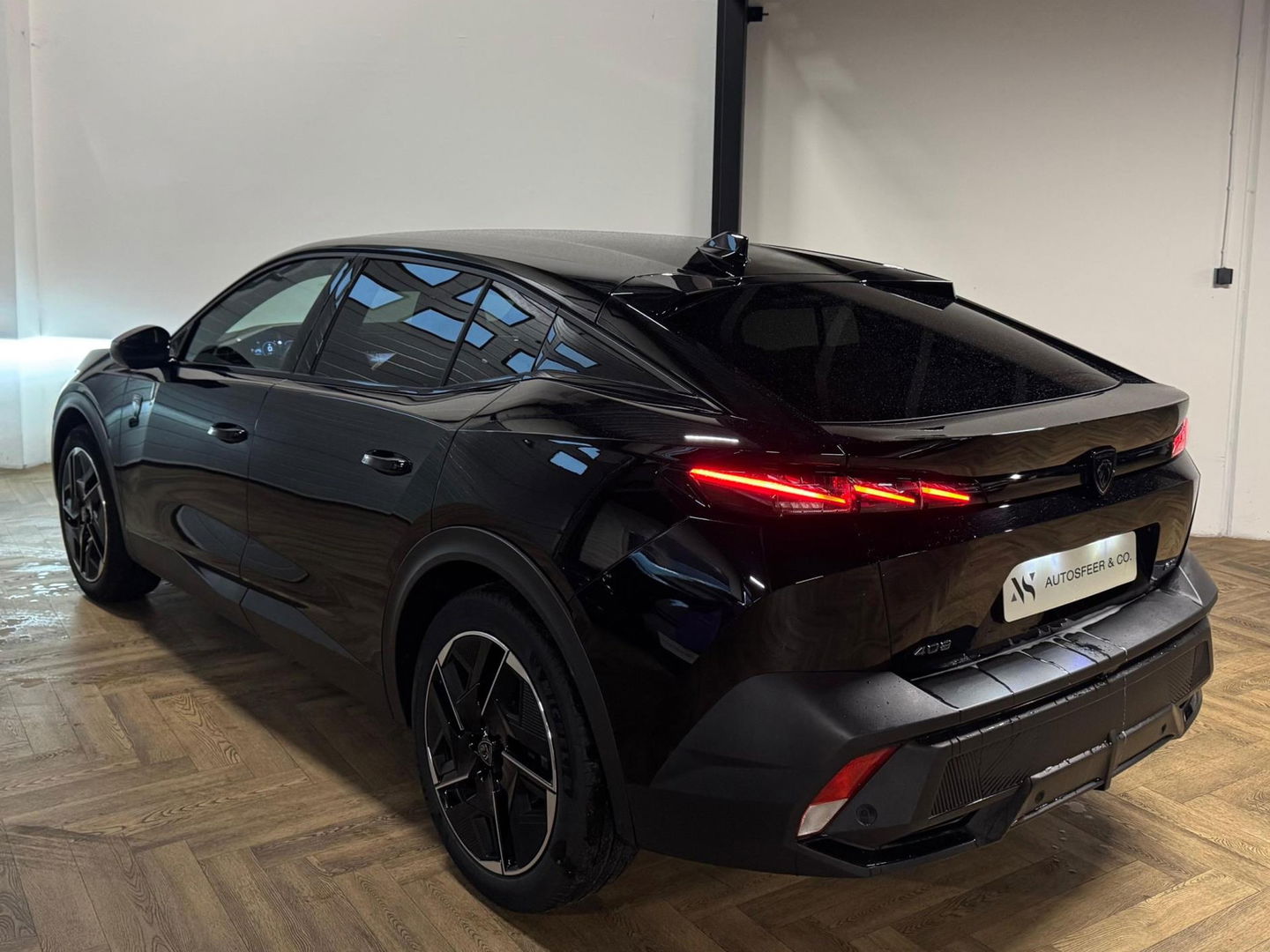 Peugeot 408 1.2 PureTech GT 130 EAT8 KEYLESS CARPLAY