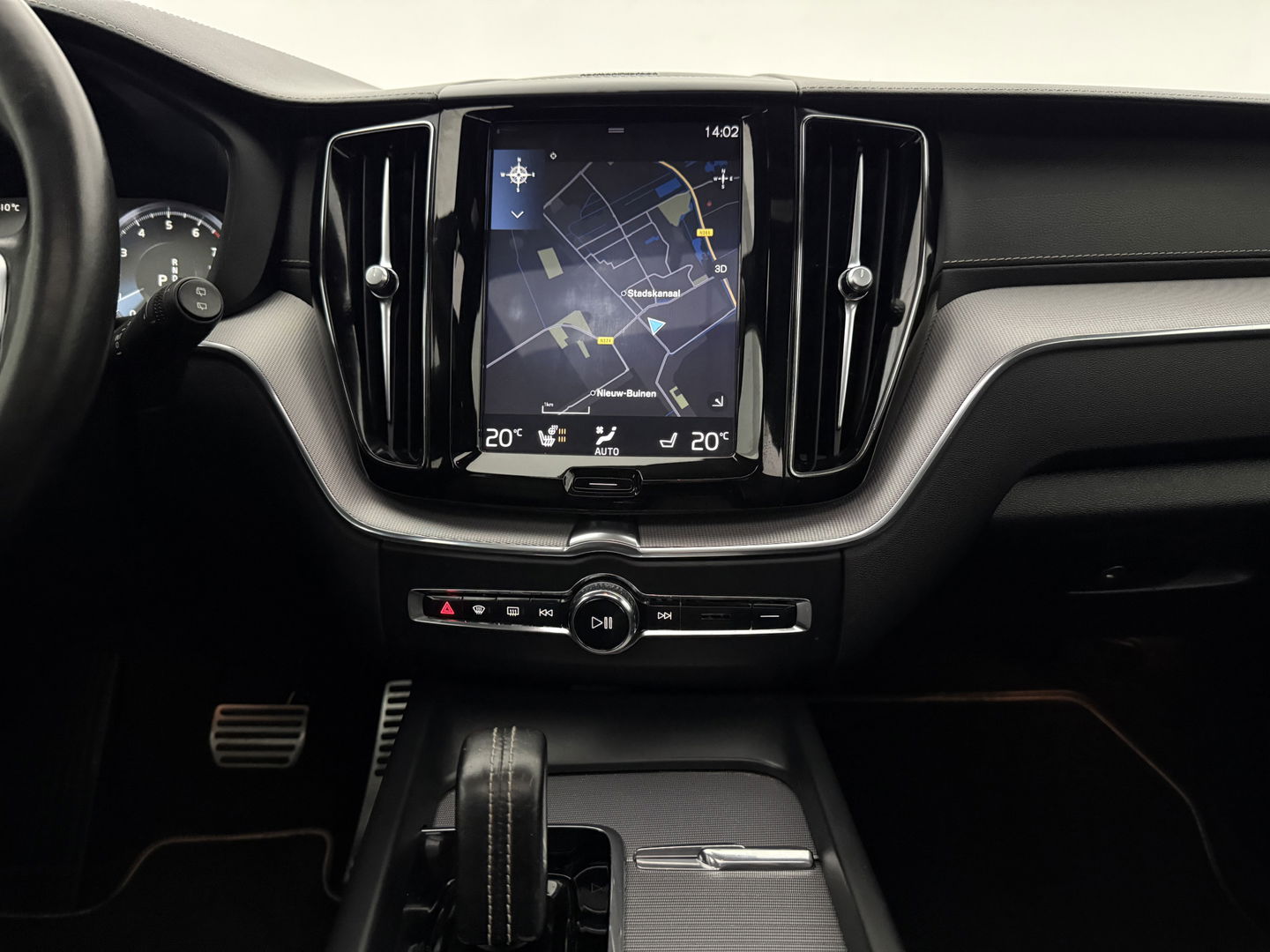 Volvo XC60 2.0 Recharge T8 AWD R-Design | SOH 83% | Pano | H/K | HuD | Memory | Stoel/Stuurverw. | Virtual | Trekh. | Camera | Carplay