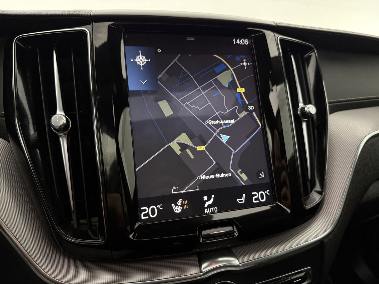 Volvo XC60 2.0 Recharge T8 AWD R-Design | SOH 83% | Pano | H/K | HuD | Memory | Stoel/Stuurverw. | Virtual | Trekh. | Camera | Carplay