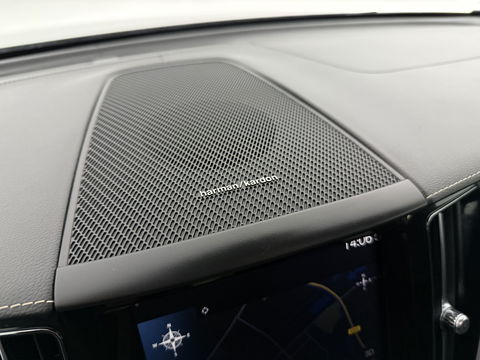 Volvo XC60 2.0 Recharge T8 AWD R-Design | SOH 83% | Pano | H/K | HuD | Memory | Stoel/Stuurverw. | Virtual | Trekh. | Camera | Carplay