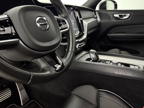 Volvo XC60 2.0 Recharge T8 AWD R-Design | SOH 83% | Pano | H/K | HuD | Memory | Stoel/Stuurverw. | Virtual | Trekh. | Camera | Carplay