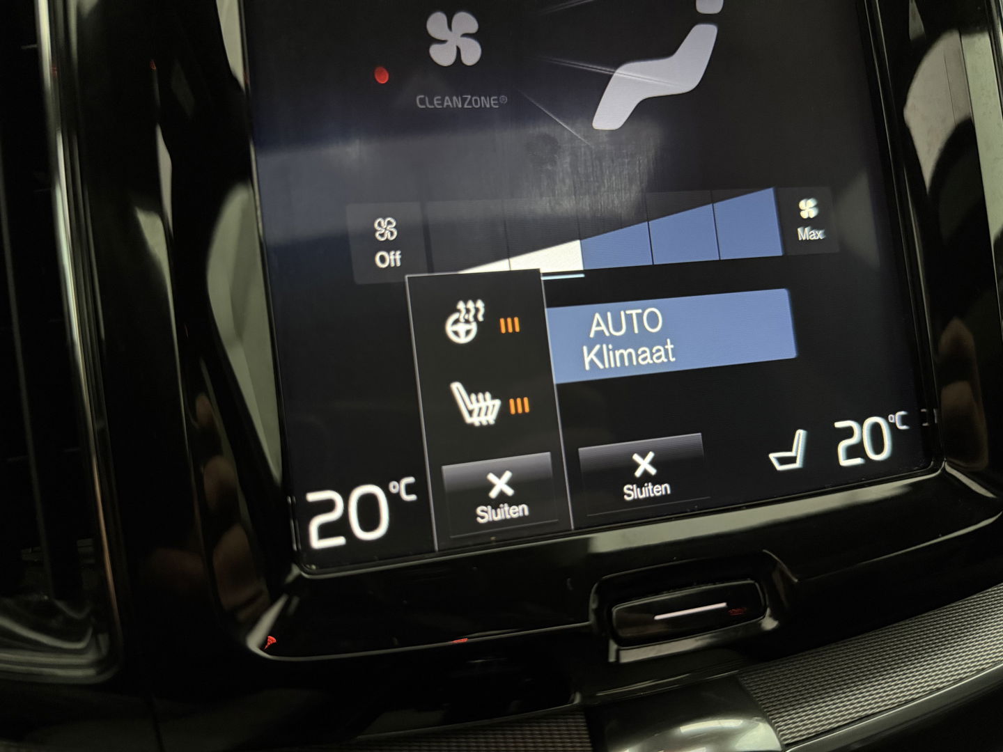 Volvo XC60 2.0 Recharge T8 AWD R-Design | SOH 83% | Pano | H/K | HuD | Memory | Stoel/Stuurverw. | Virtual | Trekh. | Camera | Carplay