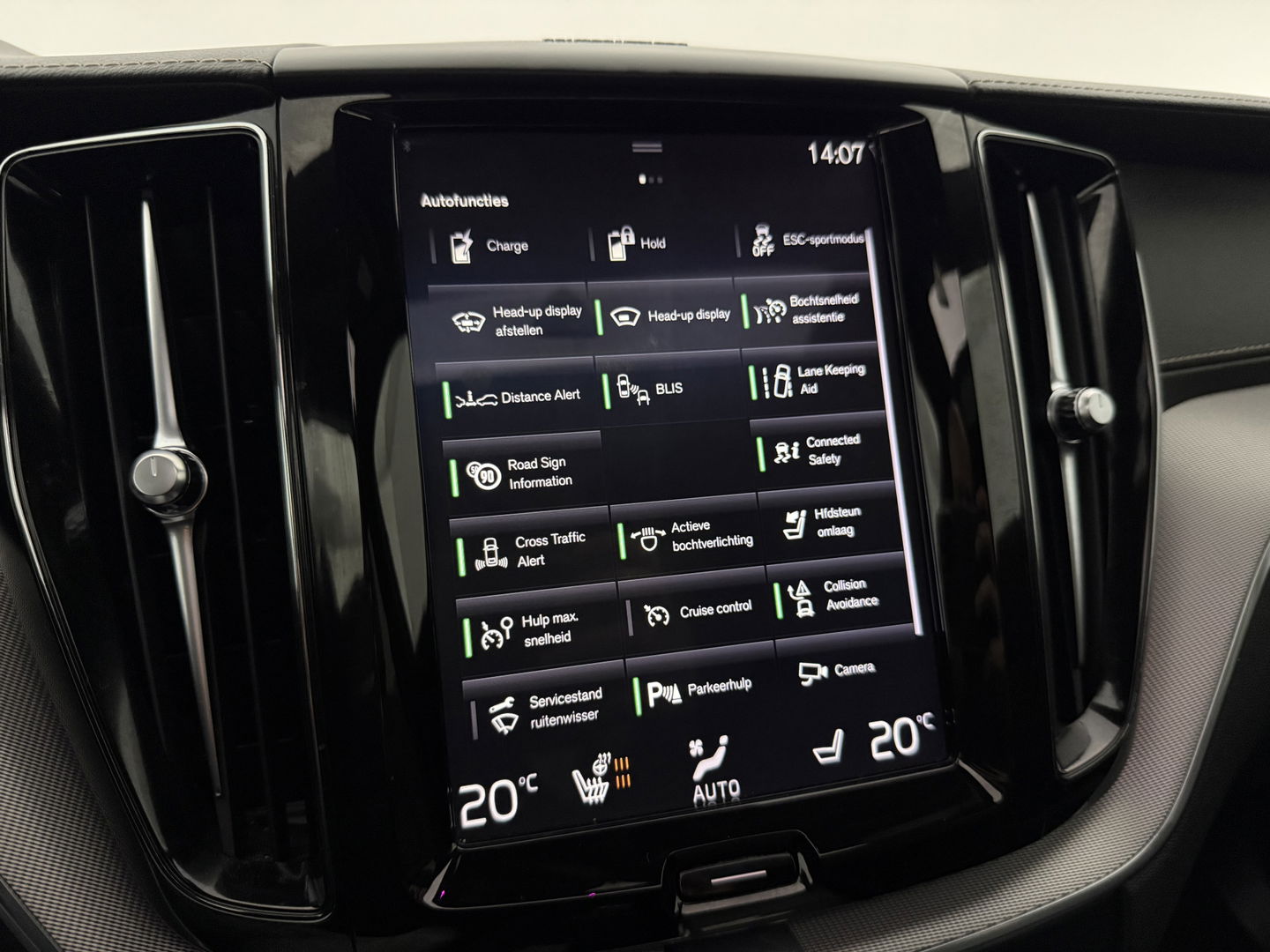 Volvo XC60 2.0 Recharge T8 AWD R-Design | SOH 83% | Pano | H/K | HuD | Memory | Stoel/Stuurverw. | Virtual | Trekh. | Camera | Carplay