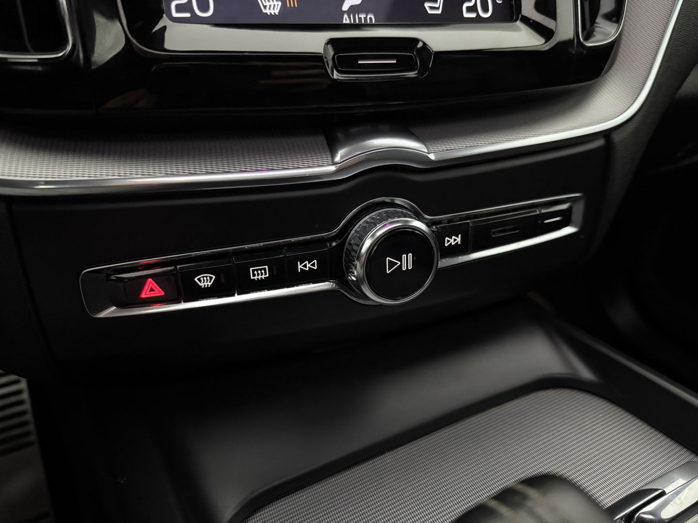 Volvo XC60 2.0 Recharge T8 AWD R-Design | SOH 83% | Pano | H/K | HuD | Memory | Stoel/Stuurverw. | Virtual | Trekh. | Camera | Carplay