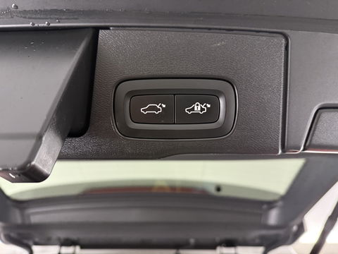 Volvo XC60 2.0 Recharge T8 AWD R-Design | SOH 83% | Pano | H/K | HuD | Memory | Stoel/Stuurverw. | Virtual | Trekh. | Camera | Carplay