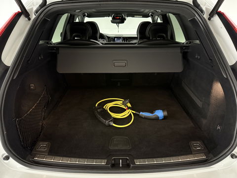 Volvo XC60 2.0 Recharge T8 AWD R-Design | SOH 83% | Pano | H/K | HuD | Memory | Stoel/Stuurverw. | Virtual | Trekh. | Camera | Carplay