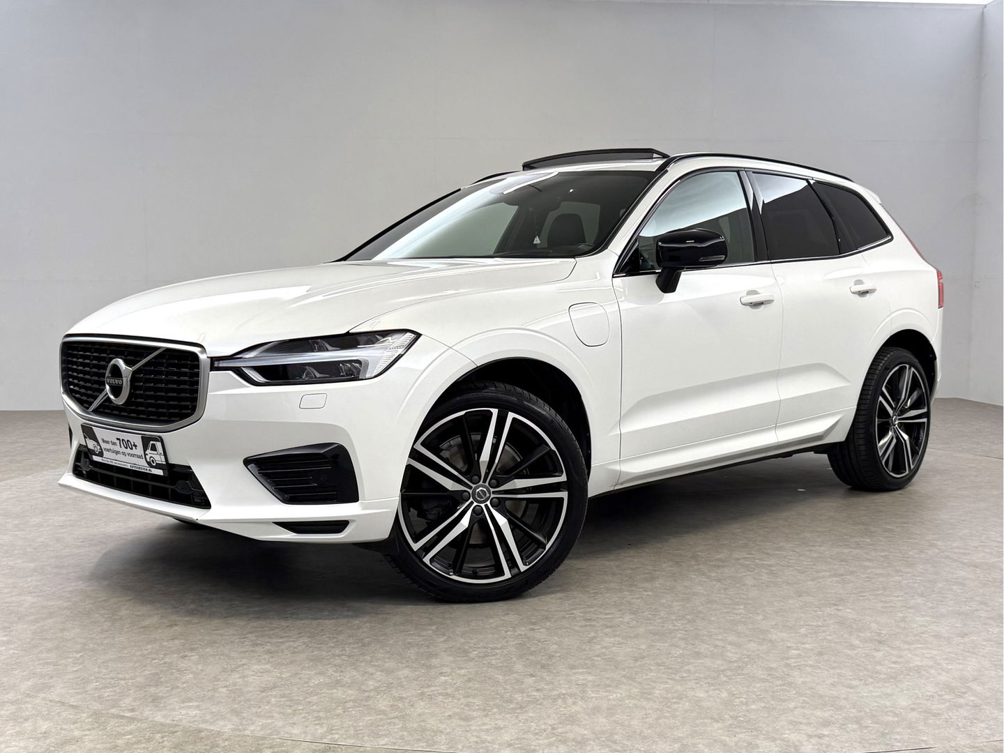 Volvo XC60 2.0 Recharge T8 AWD R-Design | SOH 83% | Pano | H/K | HuD | Memory | Stoel/Stuurverw. | Virtual | Trekh. | Camera | Carplay