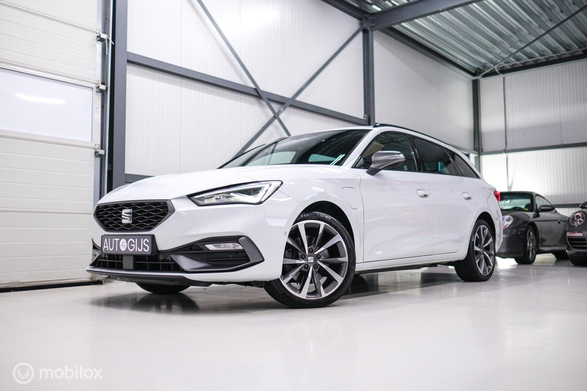 SEAT Leon Sportstourer FR 1.4 TSI eHybrid | ACC | Stoel + stuur verwarming | Drivers Assistent Pack XL | LED | CarPlay | Camera | Sportstoelen | Flippe