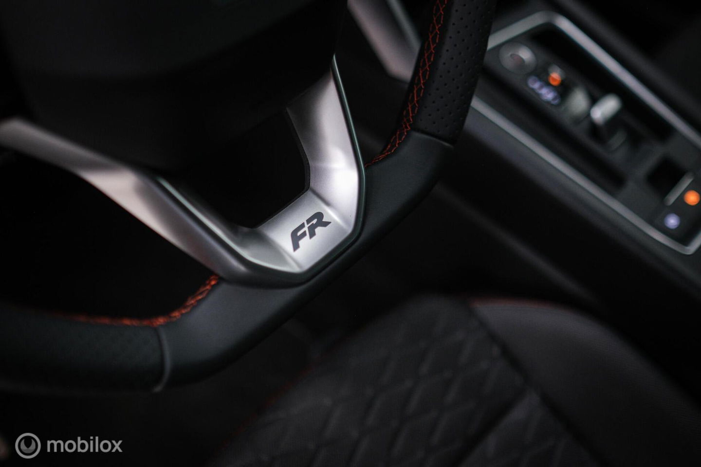 SEAT Leon Sportstourer FR 1.4 TSI eHybrid | ACC | Stoel + stuur verwarming | Drivers Assistent Pack XL | LED | CarPlay | Camera | Sportstoelen | Flippe