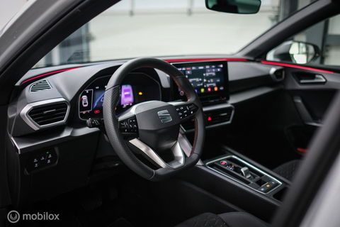 SEAT Leon Sportstourer FR 1.4 TSI eHybrid | ACC | Stoel + stuur verwarming | Drivers Assistent Pack XL | LED | CarPlay | Camera | Sportstoelen | Flippe