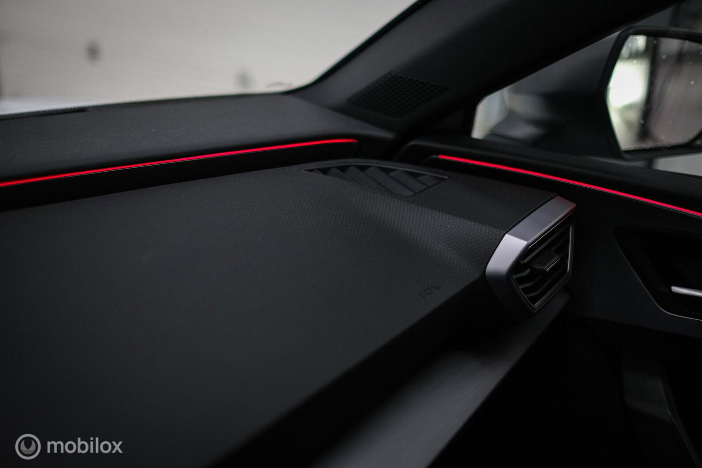 SEAT Leon Sportstourer FR 1.4 TSI eHybrid | ACC | Stoel + stuur verwarming | Drivers Assistent Pack XL | LED | CarPlay | Camera | Sportstoelen | Flippe