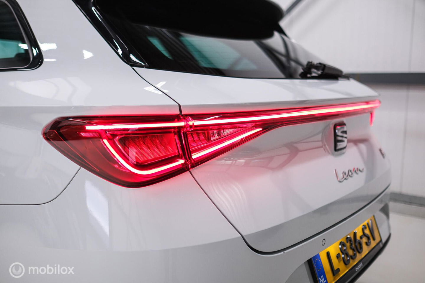 SEAT Leon Sportstourer FR 1.4 TSI eHybrid | ACC | Stoel + stuur verwarming | Drivers Assistent Pack XL | LED | CarPlay | Camera | Sportstoelen | Flippe