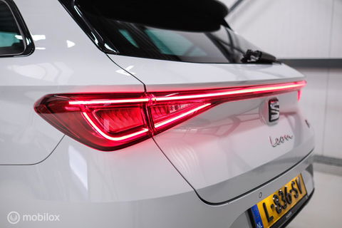 SEAT Leon Sportstourer FR 1.4 TSI eHybrid | ACC | Stoel + stuur verwarming | Drivers Assistent Pack XL | LED | CarPlay | Camera | Sportstoelen | Flippe