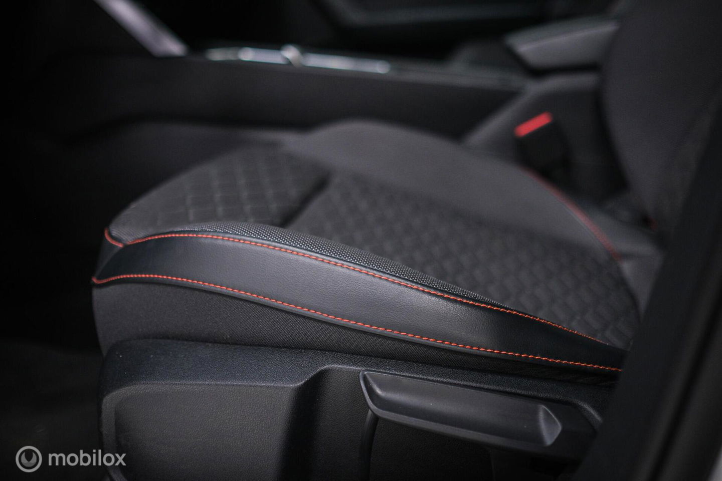 SEAT Leon Sportstourer FR 1.4 TSI eHybrid | ACC | Stoel + stuur verwarming | Drivers Assistent Pack XL | LED | CarPlay | Camera | Sportstoelen | Flippe