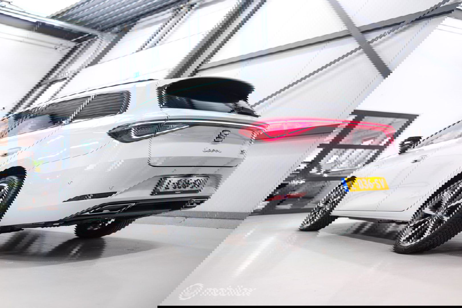 SEAT Leon Sportstourer FR 1.4 TSI eHybrid | ACC | Stoel + stuur verwarming | Drivers Assistent Pack XL | LED | CarPlay | Camera | Sportsto