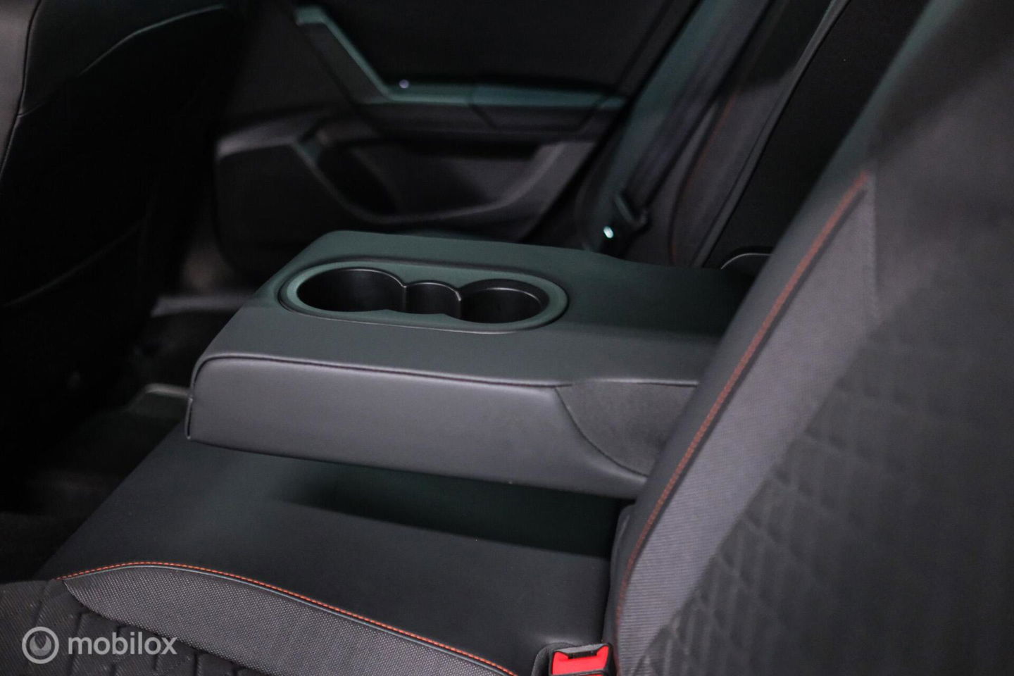 SEAT Leon Sportstourer FR 1.4 TSI eHybrid | ACC | Stoel + stuur verwarming | Drivers Assistent Pack XL | LED | CarPlay | Camera | Sportstoelen | Flippe