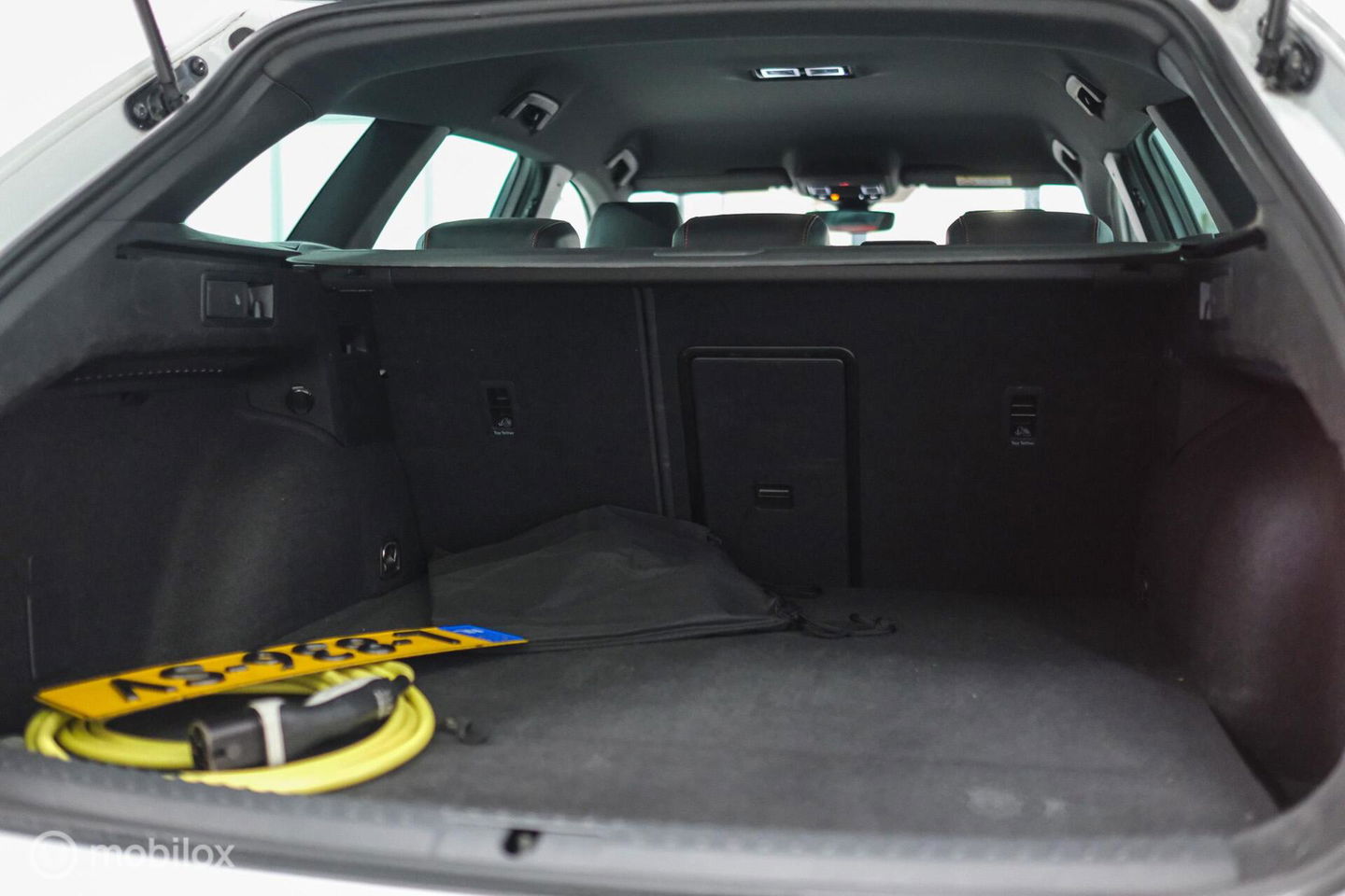 SEAT Leon Sportstourer FR 1.4 TSI eHybrid | ACC | Stoel + stuur verwarming | Drivers Assistent Pack XL | LED | CarPlay | Camera | Sportstoelen | Flippe