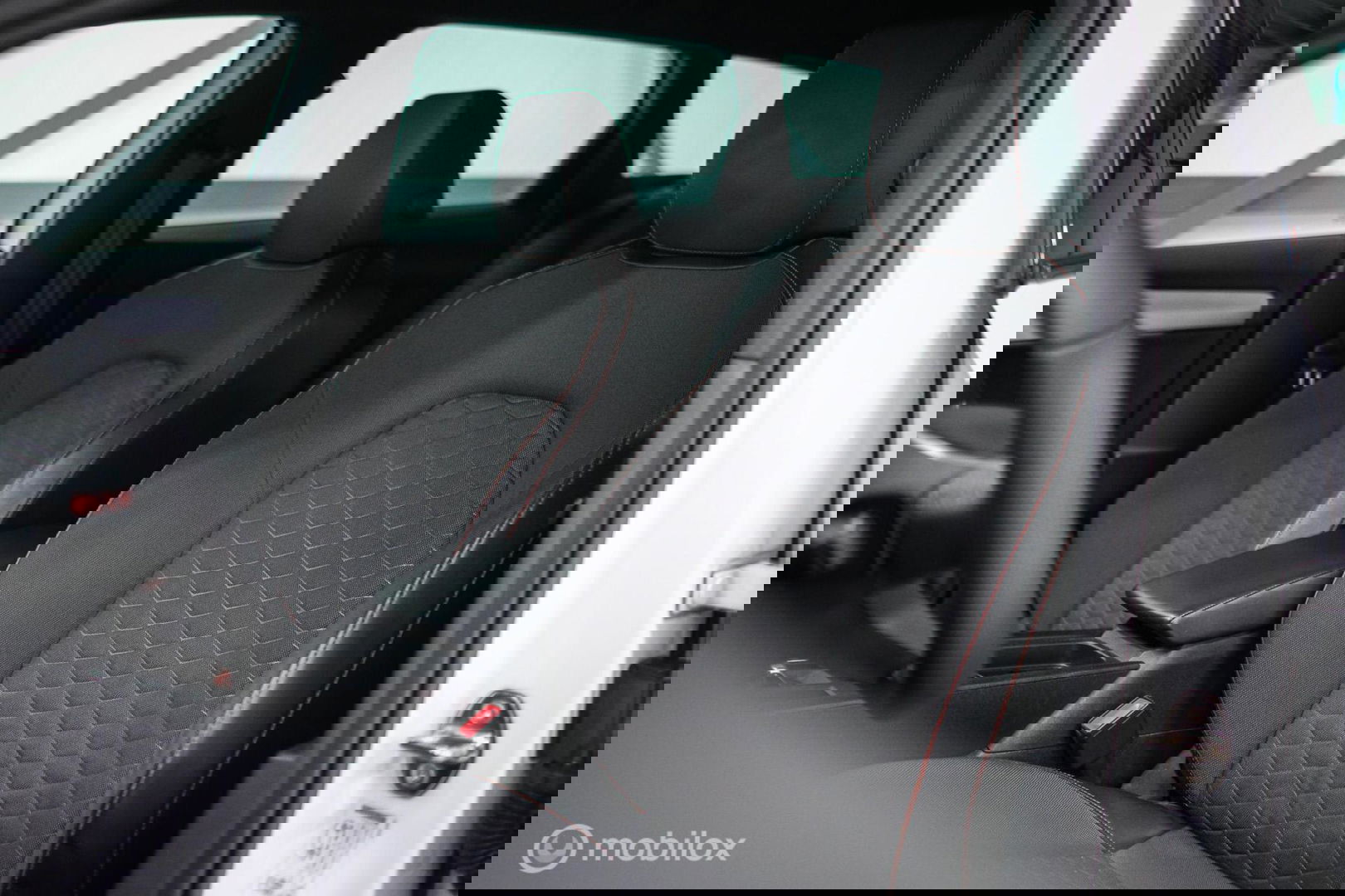 SEAT Leon Sportstourer FR 1.4 TSI eHybrid | ACC | Stoel + stuur verwarming | Drivers Assistent Pack XL | LED | CarPlay | Camera | Sportsto