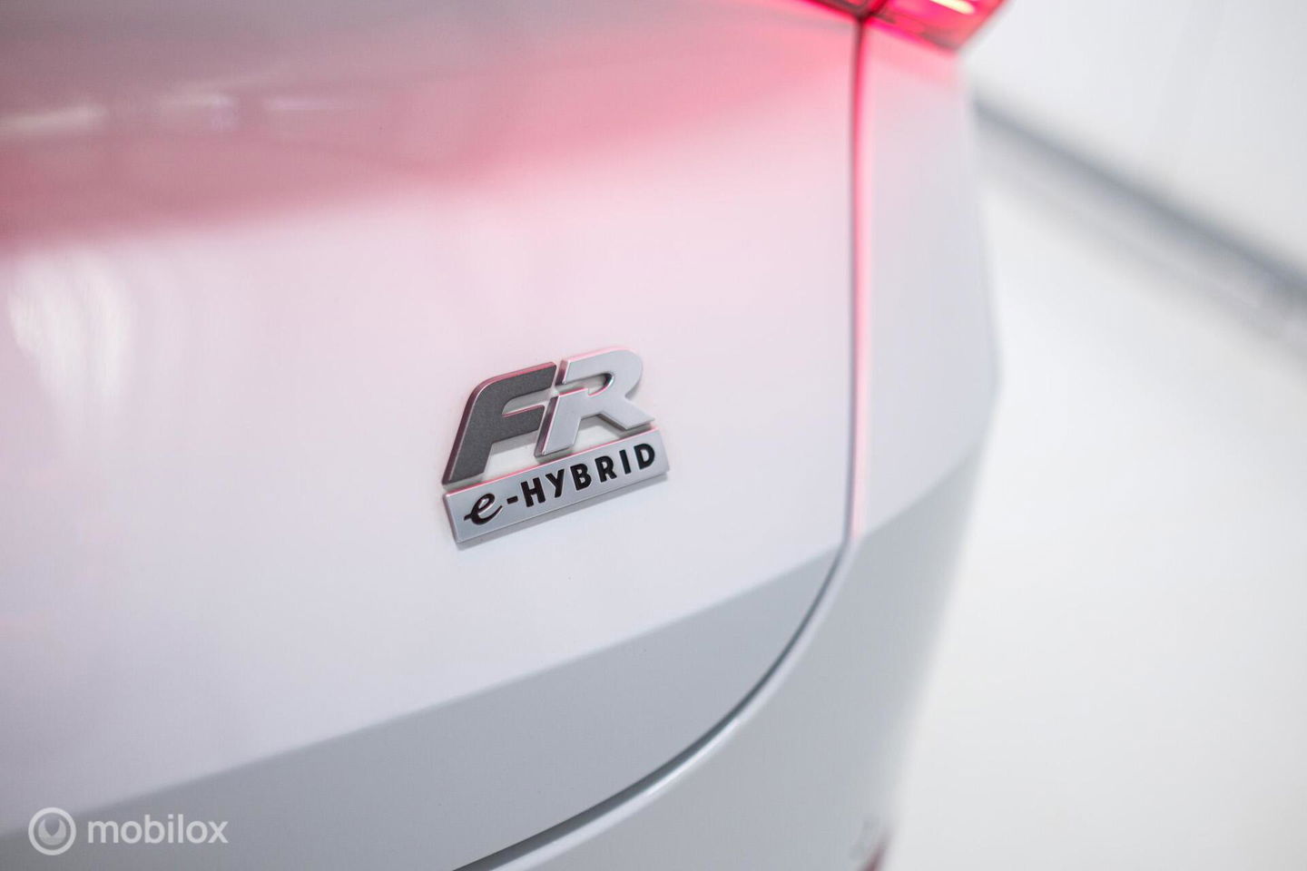 SEAT Leon Sportstourer FR 1.4 TSI eHybrid | ACC | Stoel + stuur verwarming | Drivers Assistent Pack XL | LED | CarPlay | Camera | Sportstoelen | Flippe