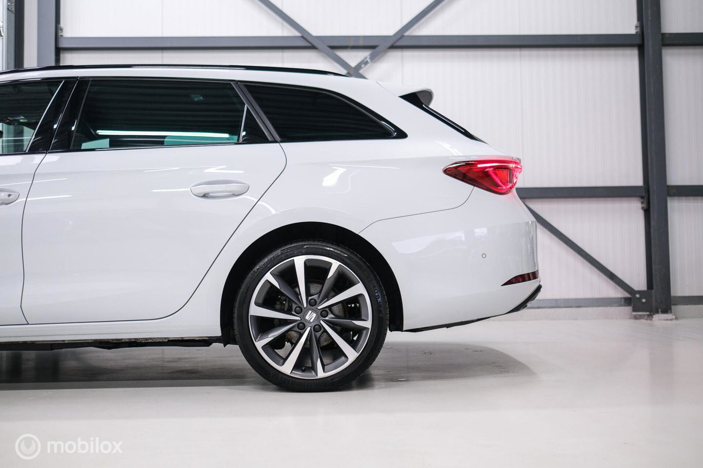 SEAT Leon Sportstourer FR 1.4 TSI eHybrid | ACC | Stoel + stuur verwarming | Drivers Assistent Pack XL | LED | CarPlay | Camera | Sportstoelen | Flippe