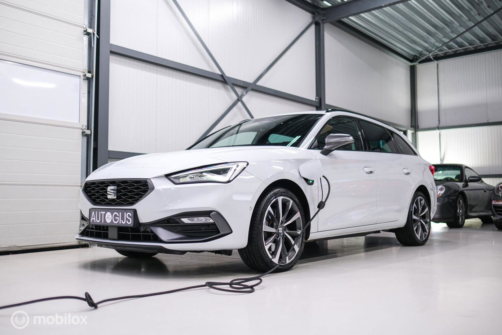 SEAT Leon Sportstourer FR 1.4 TSI eHybrid | ACC | Stoel + stuur verwarming | Drivers Assistent Pack XL | LED | CarPlay | Camera | Sportsto
