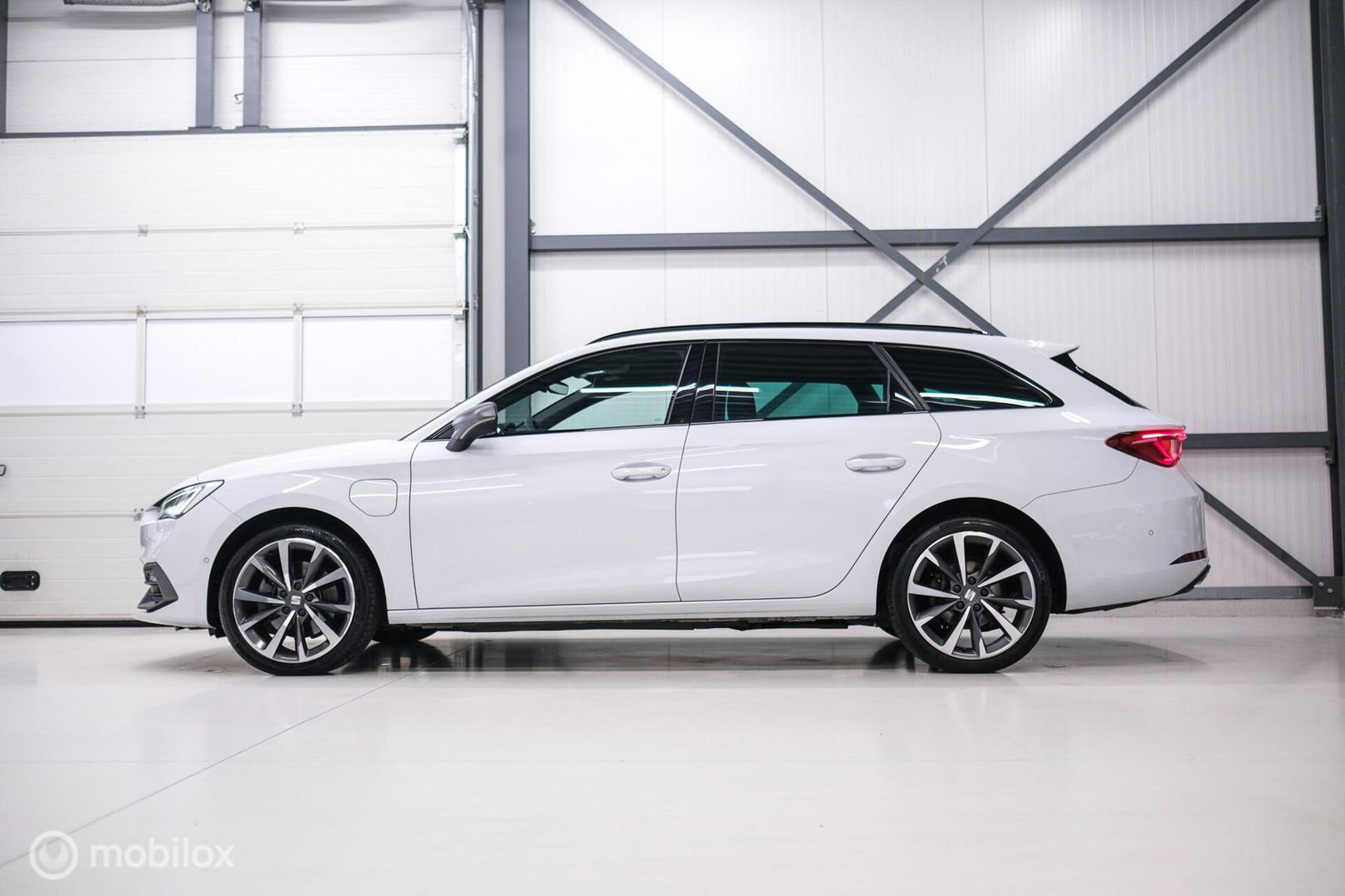 SEAT Leon Sportstourer FR 1.4 TSI eHybrid | ACC | Stoel + stuur verwarming | Drivers Assistent Pack XL | LED | CarPlay | Camera | Sportsto