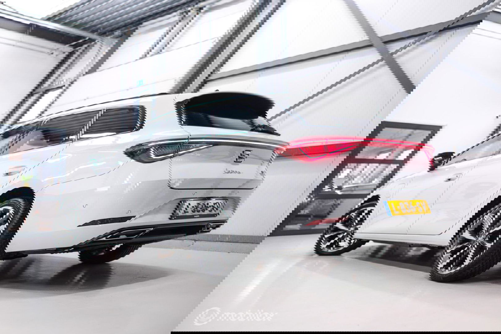 SEAT Leon Sportstourer FR 1.4 TSI eHybrid | ACC | Stoel + stuur verwarming | Drivers Assistent Pack XL | LED | CarPlay | Camera | Sportsto