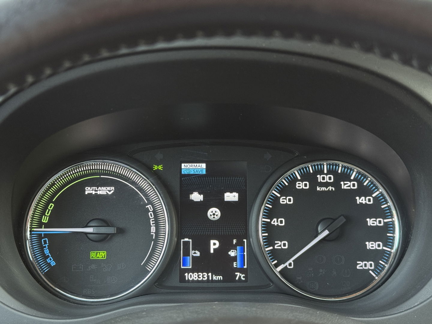 Mitsubishi Outlander 2.0 PHEV instyle+ | 18'' lichtmetaal | 360° Camera | Schuif / kanteldak | 1500KG trekken | Stoel / Stuurverwarming | Lederen Bekleding |