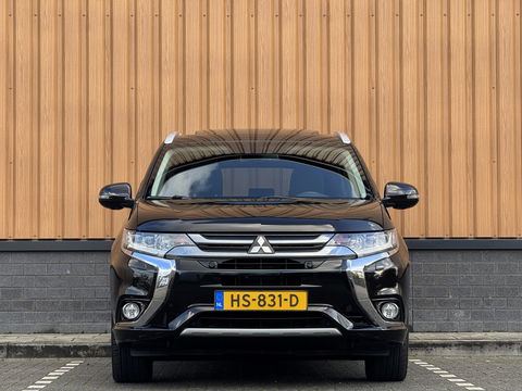 Mitsubishi Outlander 2.0 PHEV instyle+ | 18'' lichtmetaal | 360° Camera | Schuif / kanteldak | 1500KG trekken | Stoel / Stuurverwarming | Lederen Bekleding |
