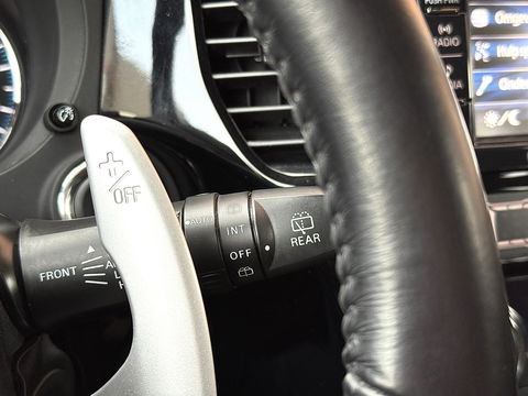 Mitsubishi Outlander 2.0 PHEV instyle+ | 18'' lichtmetaal | 360° Camera | Schuif / kanteldak | 1500KG trekken | Stoel / Stuurverwarming | Lederen Bekleding |