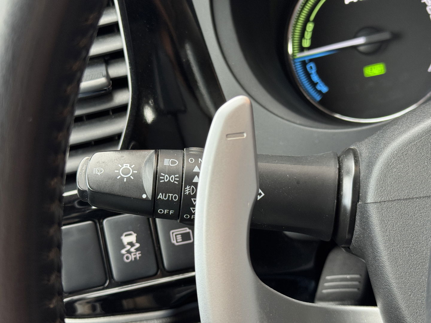 Mitsubishi Outlander 2.0 PHEV instyle+ | 18'' lichtmetaal | 360° Camera | Schuif / kanteldak | 1500KG trekken | Stoel / Stuurverwarming | Lederen Bekleding |