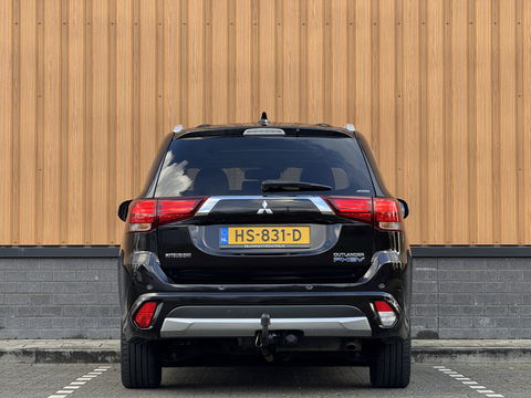 Mitsubishi Outlander 2.0 PHEV instyle+ | 18'' lichtmetaal | 360° Camera | Schuif / kanteldak | 1500KG trekken | Stoel / Stuurverwarming | Lederen Bekleding |