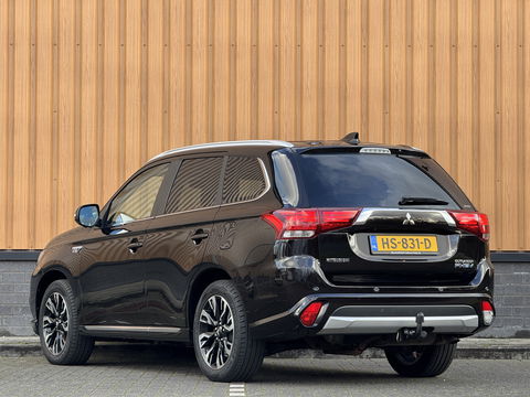 Mitsubishi Outlander 2.0 PHEV instyle+ | 18'' lichtmetaal | 360° Camera | Schuif / kanteldak | 1500KG trekken | Stoel / Stuurverwarming | Lederen Bekleding |