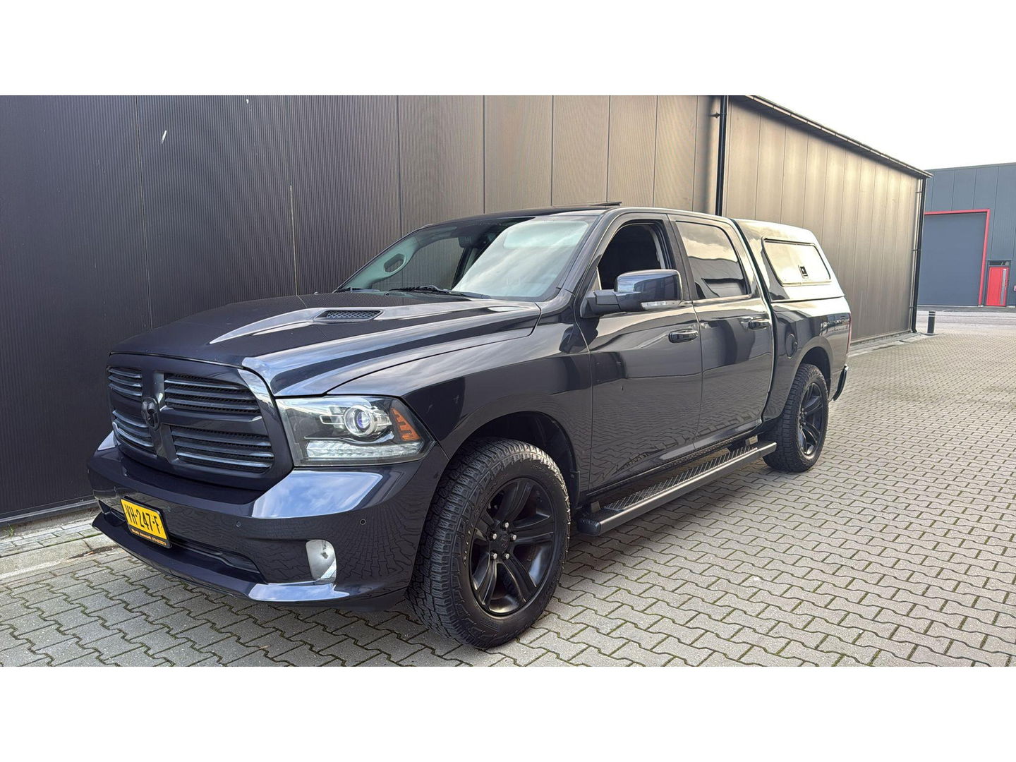 Dodge Ram 1500 5.7 V8 4x4 Crew Cab 5'7 huif