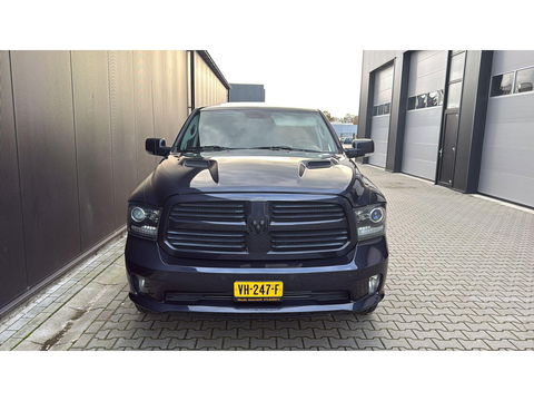 Dodge Ram 1500 5.7 V8 4x4 Crew Cab 5'7 huif