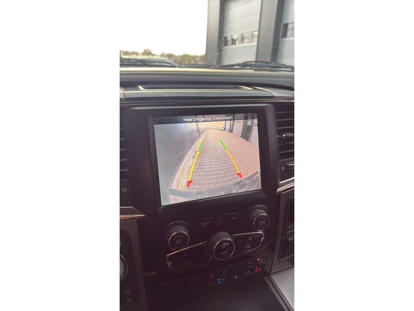 Dodge Ram 1500 5.7 V8 4x4 Crew Cab 5'7 huif