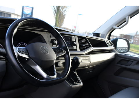 Volkswagen Transporter 2.0 TDI L2H1 ABT Edition Camera, Carplay, Stoelverwarming, Cruise, LED, 150pk, Automaat, Multimedia, Standkachel, Trekhaak, Uniek!