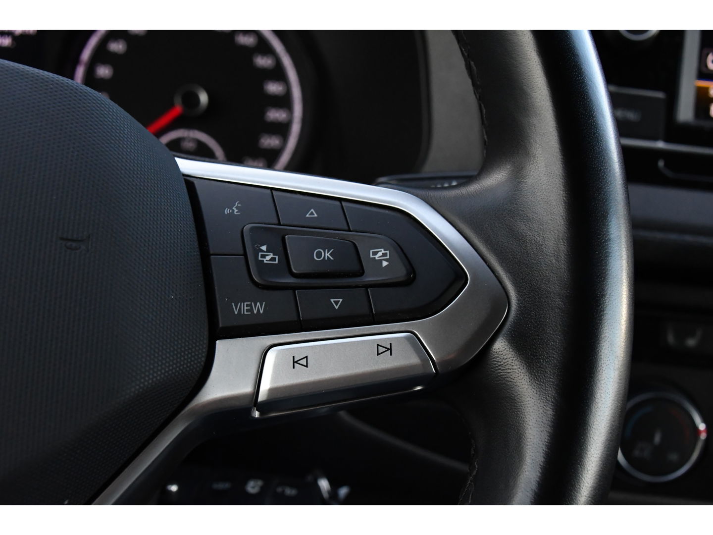 Volkswagen Transporter 2.0 TDI L2H1 ABT Edition Camera, Carplay, Stoelverwarming, Cruise, LED, 150pk, Automaat, Multimedia, Standkachel, Trekhaak, Uniek!