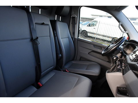 Volkswagen Transporter 2.0 TDI L2H1 ABT Edition Camera, Carplay, Stoelverwarming, Cruise, LED, 150pk, Automaat, Multimedia, Standkachel, Trekhaak, Uniek!