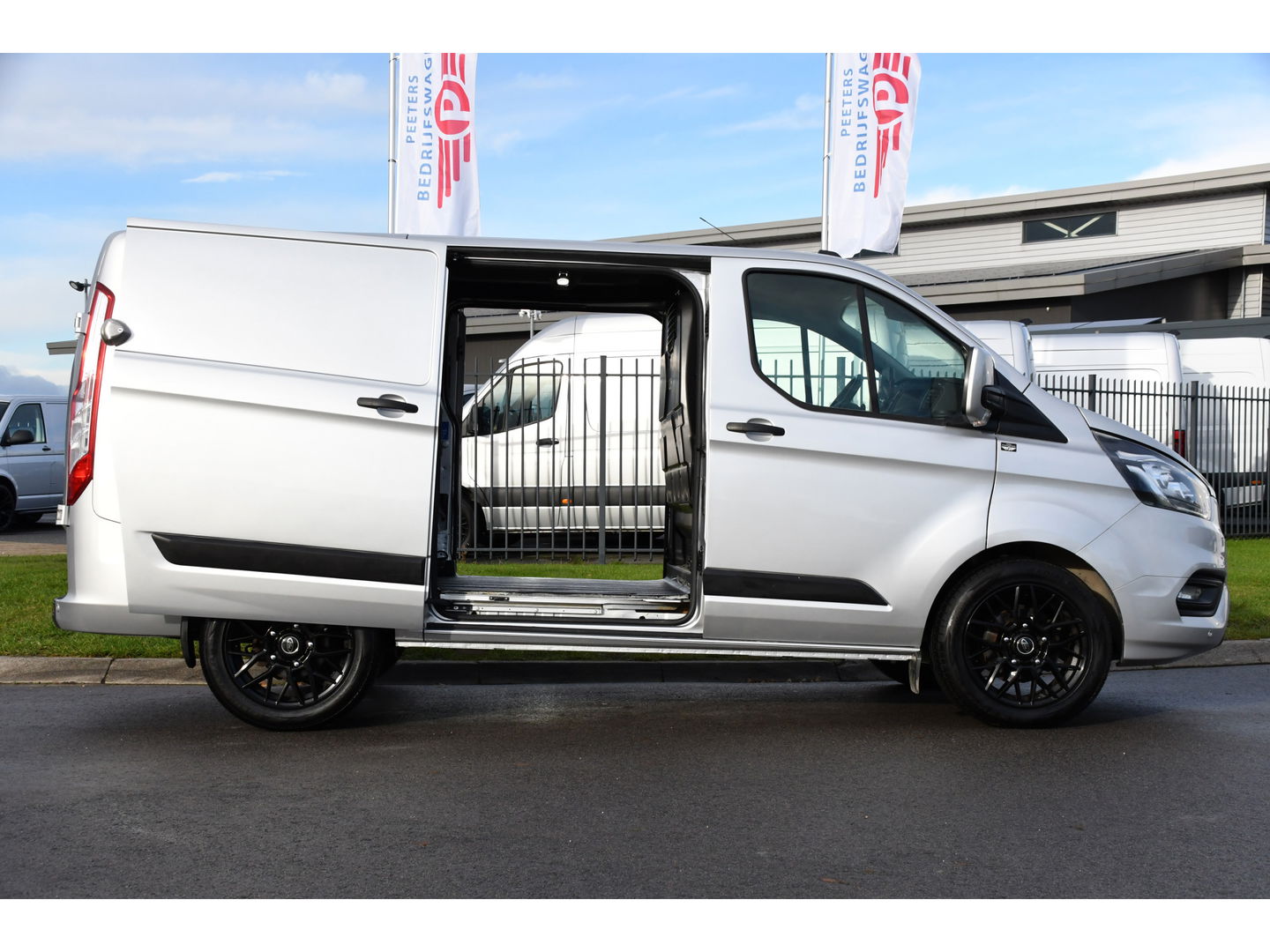 Ford Transit Custom 280 2.0 TDCI L1H1 PB Edition Camera, Cruise, Carplay, Sensoren, Automaat, 2 x Schuifdeur, Automaat, Stoelverwarming, LED, Uniek!