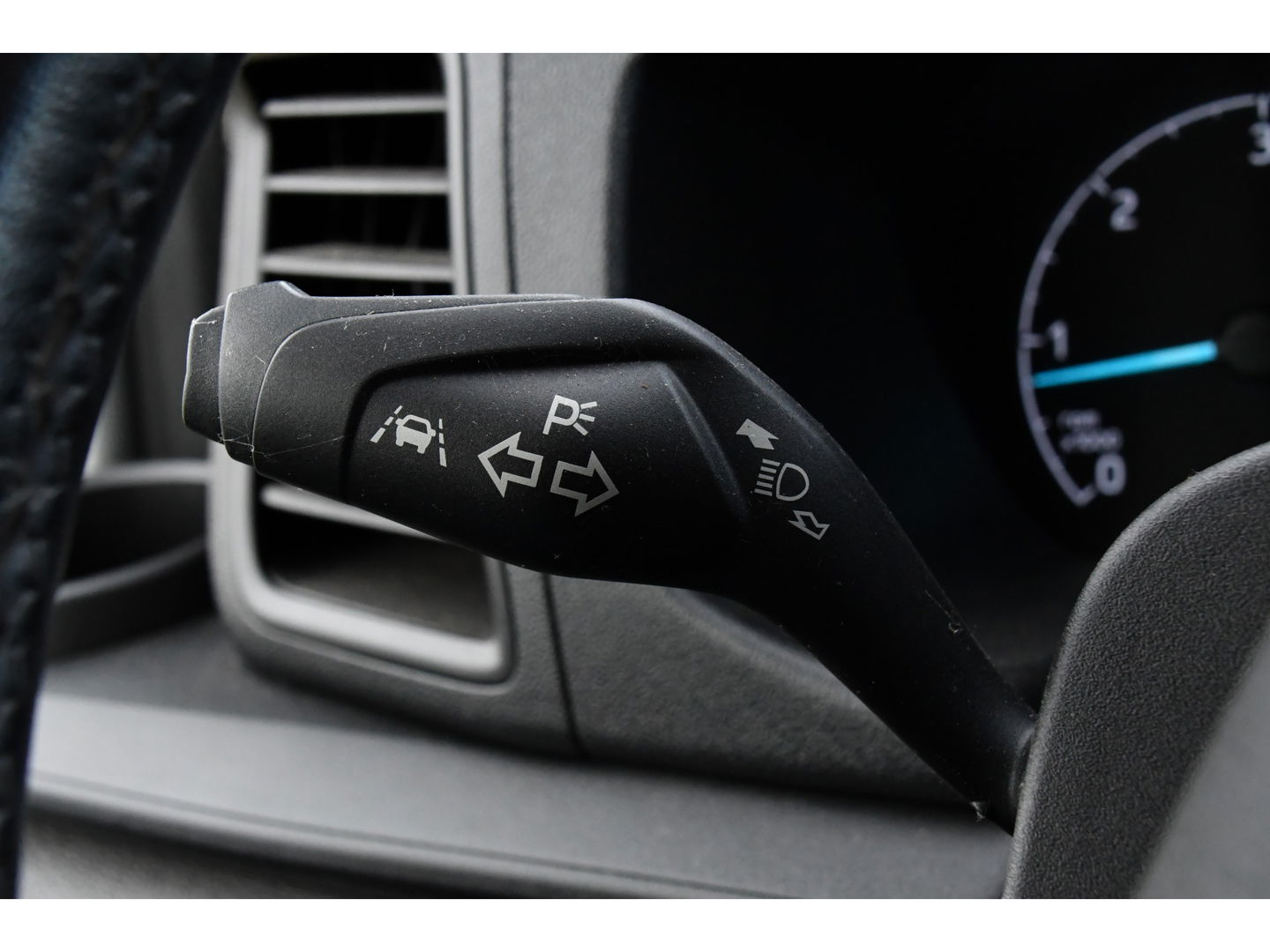 Ford Transit Custom 280 2.0 TDCI L1H1 PB Edition Camera, Cruise, Carplay, Sensoren, Automaat, 2 x Schuifdeur, Automaat, Stoelverwarming, LED, Uniek!