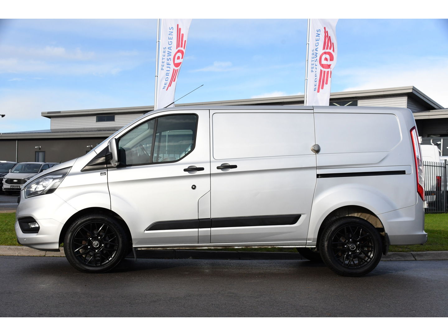 Ford Transit Custom 280 2.0 TDCI L1H1 PB Edition Camera, Cruise, Carplay, Sensoren, Automaat, 2 x Schuifdeur, Automaat, Stoelverwarming, LED, Uniek!